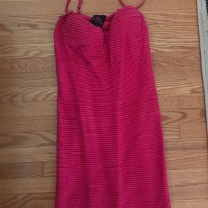 Bebe dress sz small strechy magenta